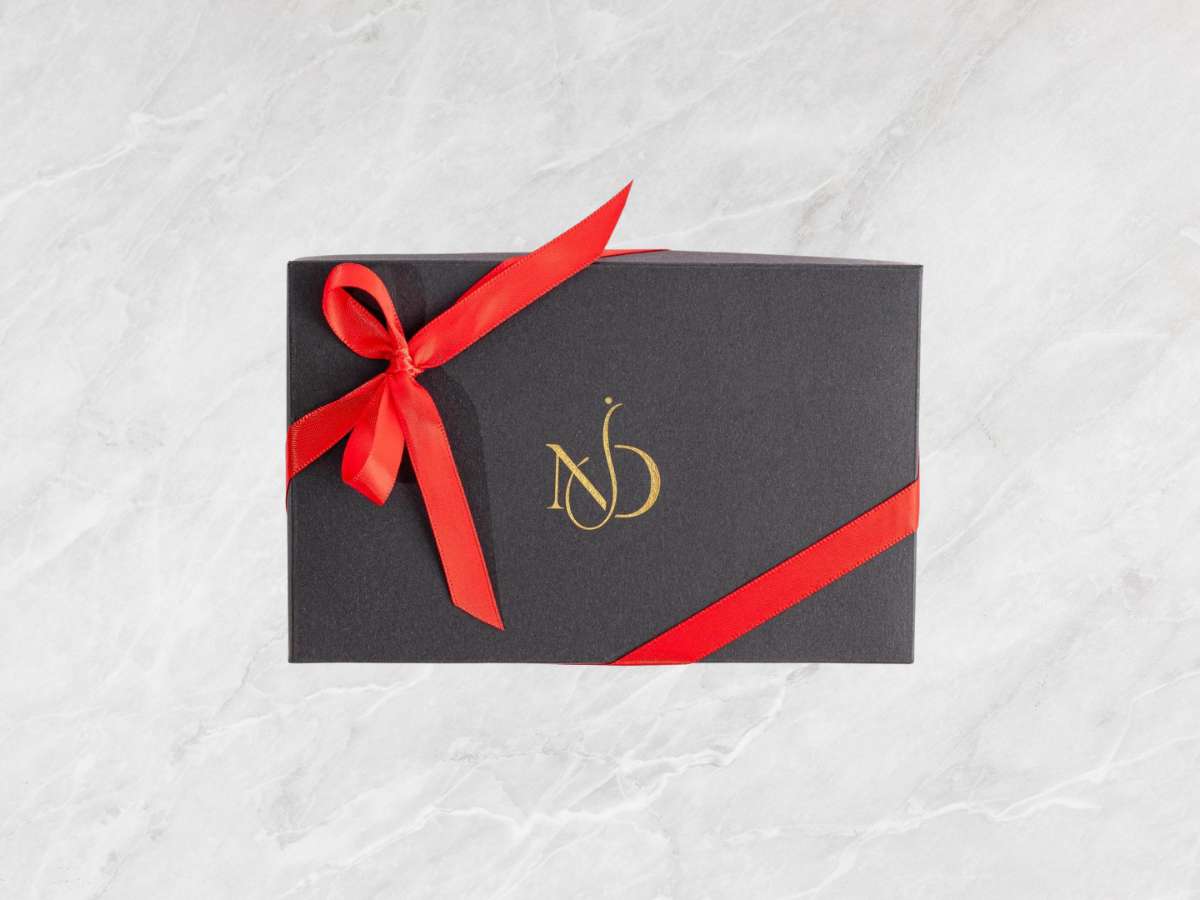 Hearts and Gems 6pc Chocolates Gift Box