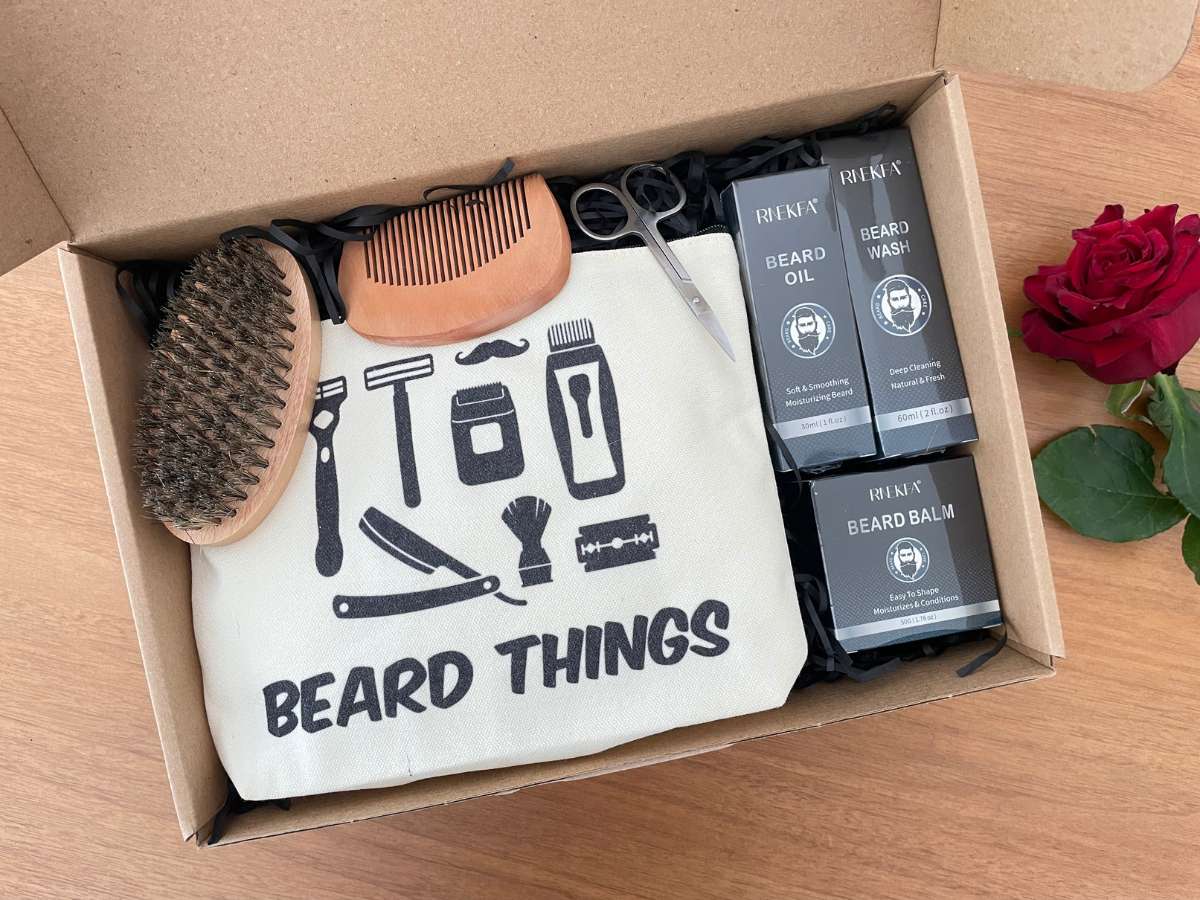 Beard grooming kit Dubai | Beard care gift Dubai | Luxury beard set Dubai | Men grooming box Dubai | Beard oil set Dubai | Beard balm Dubai | Beard wash Dubai | Beard comb and brush Dubai | Scissors grooming kit Dubai | Mens gift set Dubai | Beard essentials pouch Dubai | Premium beard kit Dubai
