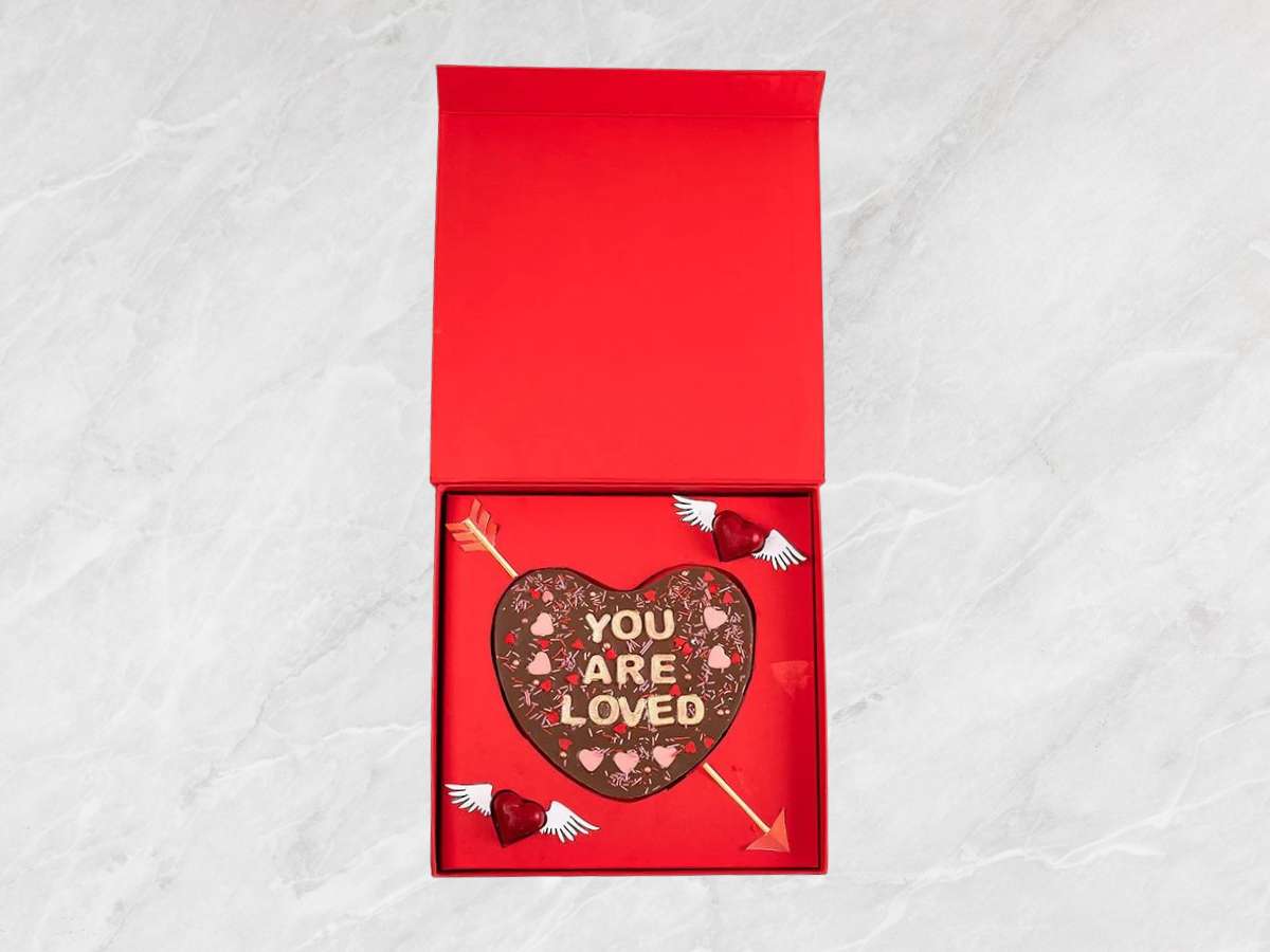 Valentine chocolate Dubai | Heart chocolate gift Dubai | Luxury chocolate bar Dubai | Milk chocolate gift Dubai | Romantic chocolate gift Dubai | Chocolate hamper Dubai | Chocolate gift box Dubai | Heart-shaped chocolate Dubai | Chocolate Valentine gift Dubai | Gourmet chocolate Dubai | Pink chocolate gift Dubai | Special occasion chocolate Dubai
