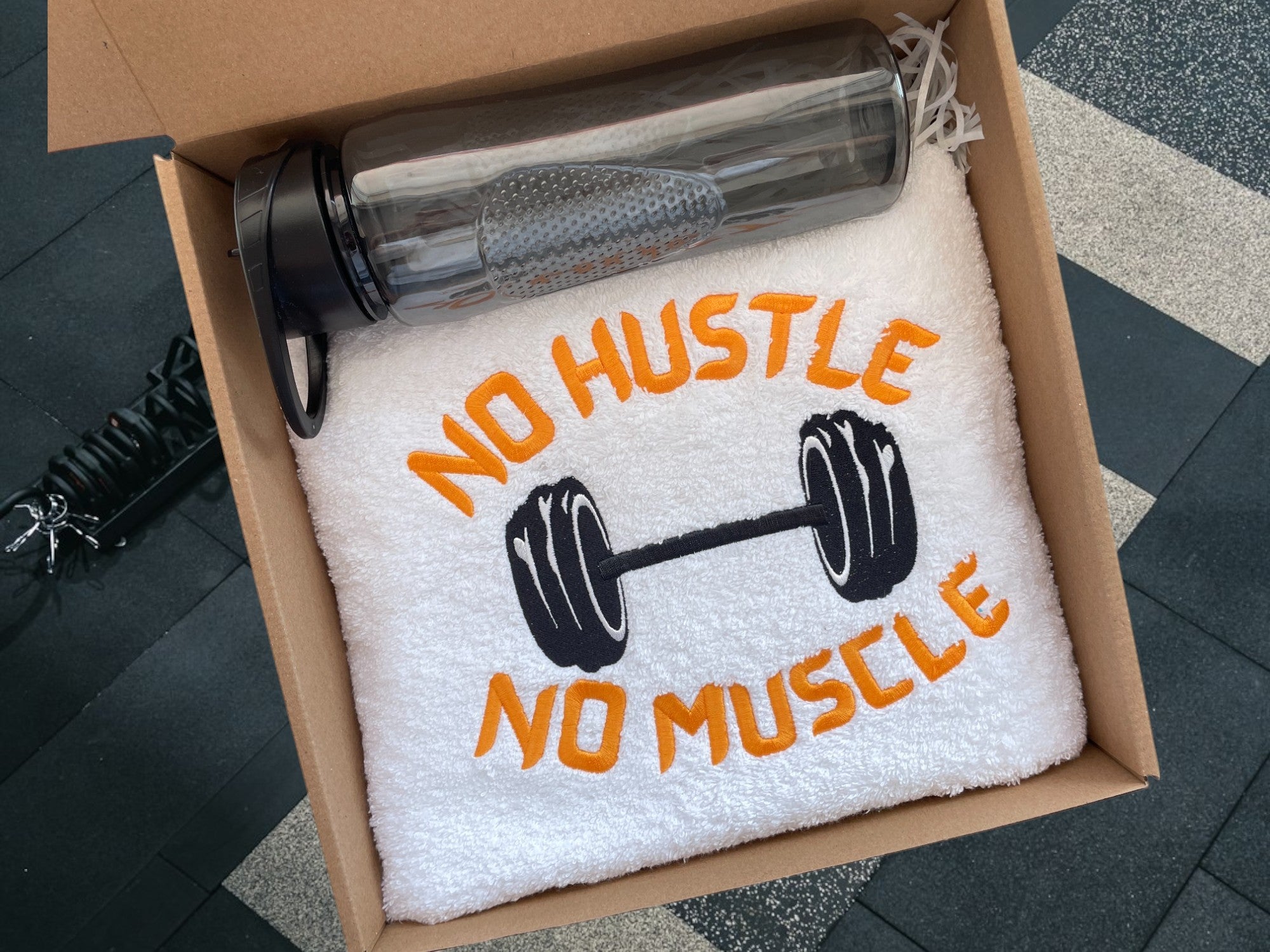 gym gift box | fitness gift set for men | gym essentials bundle | men’s workout gift | gym gift hamper Dubai | gym towel gift | fitness accessories for him | Dubai gym gifts | #gymgiftbox #fitnessgiftset #mensworkoutgift #gymlessentials #gymgiftDubai #UAEfitnessgift #gymtowelgift #fitnesstraininggear #giftforhim #gymhamper