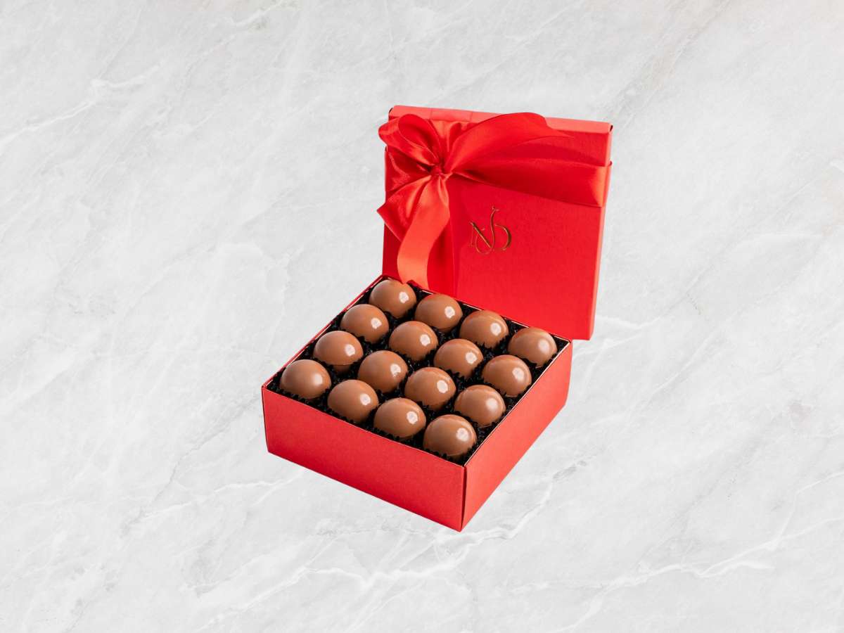 Valentine chocolate Dubai | Belgian chocolate gift Dubai | Luxury chocolate bar Dubai | Gourmet truffle Dubai | Premium chocolate box Dubai | Chocolate gift set Dubai | Handcrafted chocolate Dubai | Romantic chocolate gift Dubai | Chocolate hamper Dubai | Milk chocolate truffles Dubai | Special occasion chocolate Dubai | Gift chocolates online Dubai