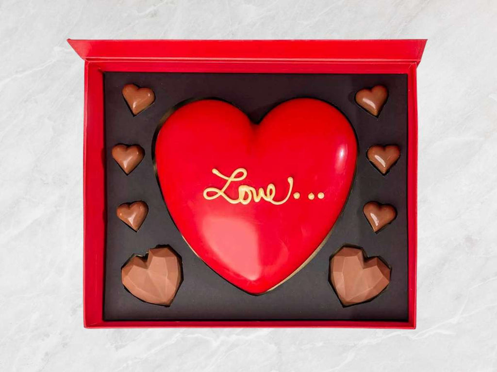 Valentine chocolate Dubai | Belgian chocolate gift Dubai | Luxury chocolate bar Dubai | Heart shaped chocolate Dubai | Gourmet chocolate Dubai | Chocolate truffle gift Dubai | Romantic chocolate gift Dubai | Valentine gift box Dubai | Premium chocolate Dubai | Chocolate hamper Dubai | Smash heart chocolate Dubai | Milk chocolate gift Dubai
